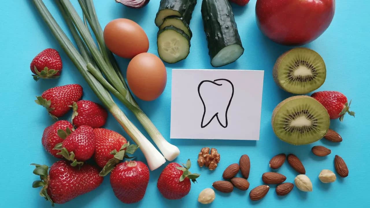 Dieta z aparatem na zęby: Co jeść, by leczyć zęby bez obaw?